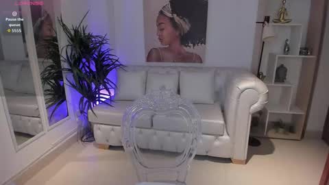 Snapshot of serena___ chatting on 09/25/25, 03:21 serena___ online show from 09/25/25, 03:21