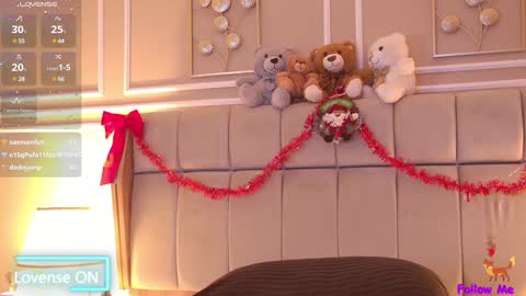 Snapshot of serena_bennet chatting on 01/05/25, 12:20 Serena online show from 01/05/25, 12:20