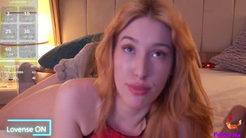 Snapshot of serena_bennet chatting on 01/26/25, 02:14 Serena online show from 01/26/25, 02:14