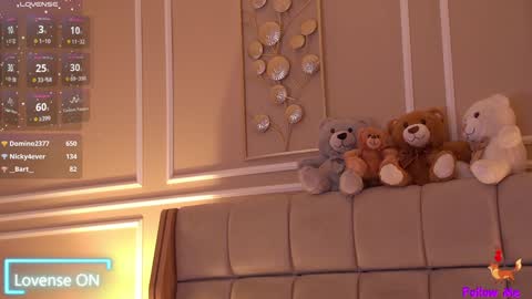 Snapshot of serena_bennet chatting on 01/27/25, 03:15 Serena online show from 01/27/25, 03:15