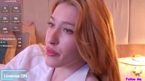 Snapshot of serena_bennet chatting on 02/17/25, 12:54 Serena online show from 02/17/25, 12:54