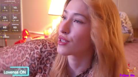 Snapshot of serena_bennet chatting on 02/25/25, 05:36 Serena online show from 02/25/25, 05:36