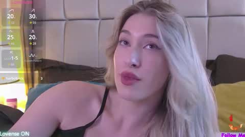 Snapshot of serena_bennet chatting on 11/02/25, 12:18 Serena online show from 11/02/25, 12:18