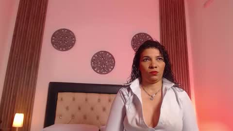 Snapshot of serena_houstonn chatting on 10/02/25, 11:28 Serena online show from 10/02/25, 11:28