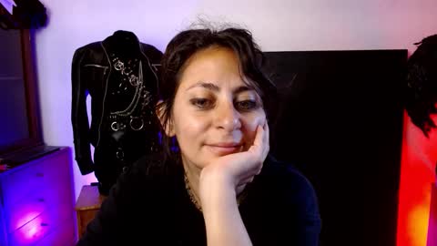 Snapshot of serena_xyz chatting on 09/21/25, 03:24 Serena Xyz online show from 09/21/25, 03:24