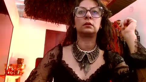 Snapshot of serena_xyz chatting on 05/18/26, 04:35 Serena Xyz online show from 05/18/26, 04:35