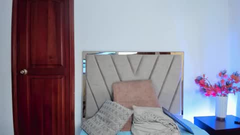 Snapshot of serenaaveline chatting on 09/25/25, 10:35 serenaaveline online show from 09/25/25, 10:35