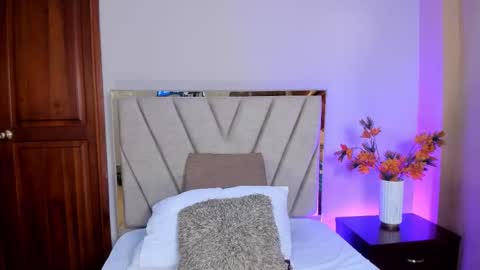 Snapshot of serenaaveline chatting on 11/24/25, 10:53 serenaaveline online show from 11/24/25, 10:53