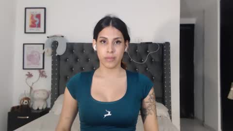 Snapshot of serenaroussee chatting on 12/06/24, 02:24 sararoussee online show from 12/06/24, 02:24