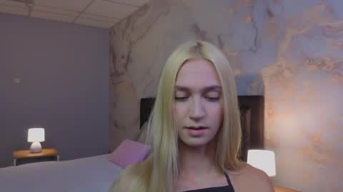 SerenaStile online show from 05/27/26, 10:23