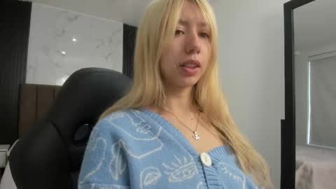 Serene online show from 09/17/25, 12:51