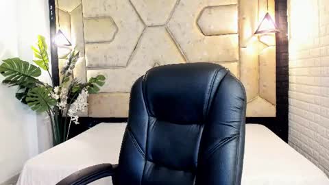 Serene online show from 06/09/26, 12:28