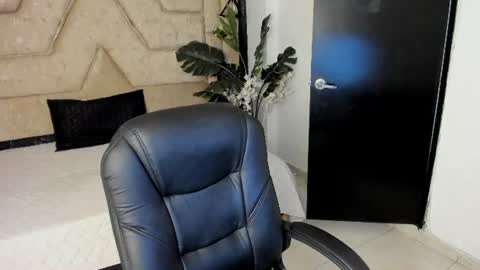 Serene online show from 06/16/26, 01:03