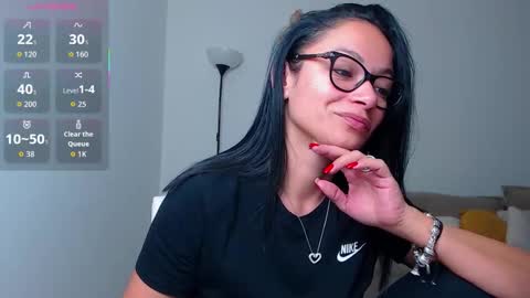 Snapshot of serenesophi chatting on 10/29/25, 02:14 SereneSophi online show from 10/29/25, 02:14