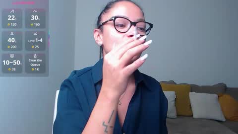 Snapshot of serenesophi chatting on 11/16/25, 02:39 SereneSophi online show from 11/16/25, 02:39