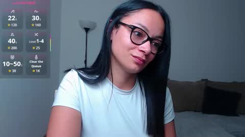 Snapshot of serenesophi chatting on 11/26/25, 02:45 SereneSophi online show from 11/26/25, 02:45