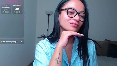 Snapshot of serenesophi chatting on 11/27/25, 02:24 SereneSophi online show from 11/27/25, 02:24