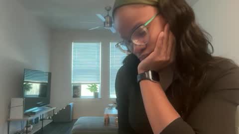 Snapshot of serenitybee chatting on 02/12/26, 10:05 Serenity Bee online show from 02/12/26, 10:05