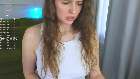 Snapshot of sereta_fin chatting on 03/07/25, 02:01 Hey Guys and Girls non-binary personalities  Im Sereta online show from 03/07/25, 02:01