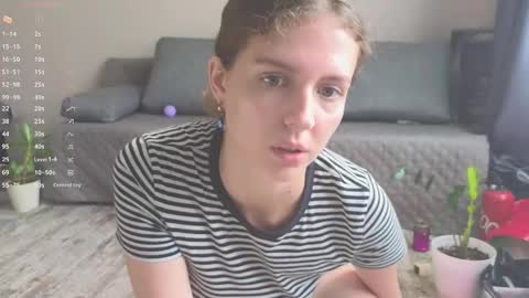 Snapshot of sereta_fin chatting on 09/26/25, 09:46 Hey Guys and Girls non-binary personalities  Im Sereta online show from 09/26/25, 09:46