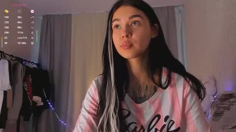 Snapshot of sergantt53 chatting on 11/07/25, 07:30 Ariana online show from 11/07/25, 07:30