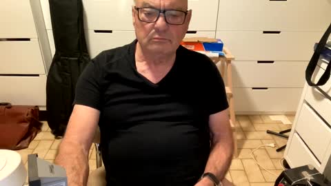 serge8413 online show from 12/09/24, 02:02