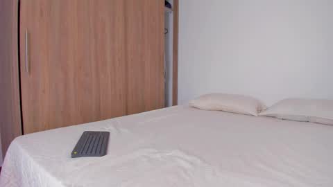 Serge online show from 10/16/25, 05:03