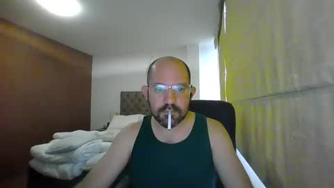 Snapshot of sergioruzafa80 chatting on 12/30/24, 01:36 Sergio Russafa online show from 12/30/24, 01:36