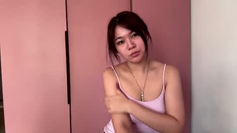 Snapshot of serinafaw chatting on 07/17/26, 09:05 Mira online show from 07/17/26, 09:05