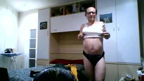 Snapshot of serrano49 chatting on 12/02/24, 11:18 serrano49 online show from 12/02/24, 11:18