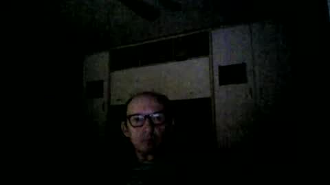 Snapshot of serrano49 chatting on 10/29/25, 07:04 serrano49 online show from 10/29/25, 07:04