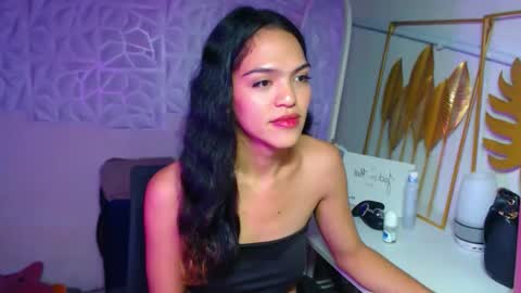 Snapshot of servicedoll18 chatting on 01/05/26, 05:27 Bella online show from 01/05/26, 05:27