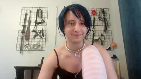Servile Sarah online show from 04/28/26, 10:37
