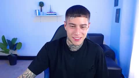 Snapshot of setthomas chatting on 09/22/25, 02:41 Thomas online show from 09/22/25, 02:41