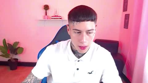 Snapshot of setthomas chatting on 10/16/25, 02:51 Thomas online show from 10/16/25, 02:51