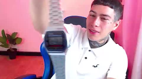 Snapshot of setthomas chatting on 10/20/25, 03:45 Thomas online show from 10/20/25, 03:45