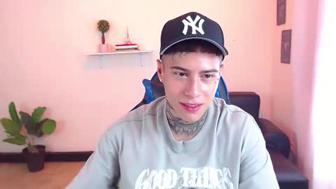 Snapshot of setthomas chatting on 10/30/25, 03:46 Thomas online show from 10/30/25, 03:46