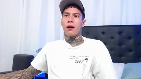 Snapshot of setthomas chatting on 11/04/25, 02:27 Thomas online show from 11/04/25, 02:27