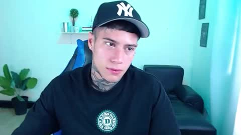 Snapshot of setthomas chatting on 11/05/25, 02:50 Thomas online show from 11/05/25, 02:50