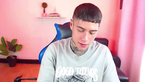 Snapshot of setthomas chatting on 11/07/25, 03:45 Thomas online show from 11/07/25, 03:45