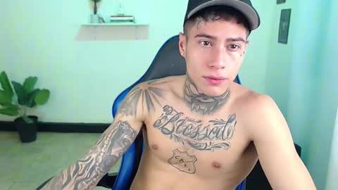 Snapshot of setthomas chatting on 11/24/25, 02:28 Thomas online show from 11/24/25, 02:28