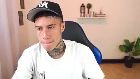 Snapshot of setthomas chatting on 12/15/25, 10:03 Thomas online show from 12/15/25, 10:03