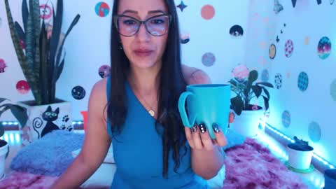 Snapshot of seuctive_woman57 chatting on 12/03/24, 10:17 samy online show from 12/03/24, 10:17
