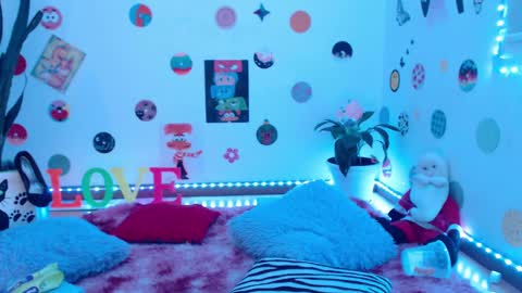 Snapshot of seuctive_woman57 chatting on 12/20/24, 10:49 samy online show from 12/20/24, 10:49