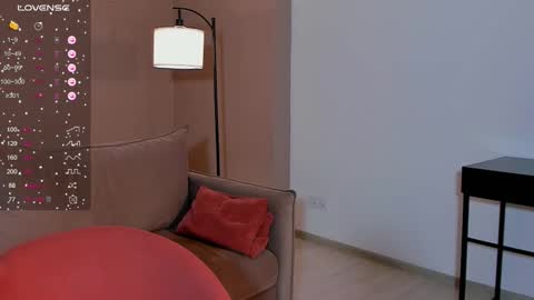 Snapshot of seulbi chatting on 09/30/25, 05:29 Sana online show from 09/30/25, 05:29