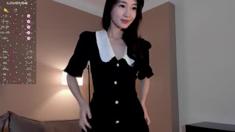 Snapshot of seulbi chatting on 11/15/25, 03:52 Sana online show from 11/15/25, 03:52