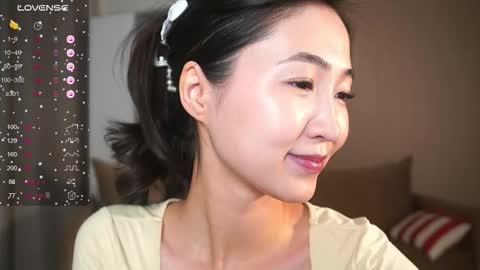 Snapshot of seulbi chatting on 11/30/25, 02:43 Sana online show from 11/30/25, 02:43