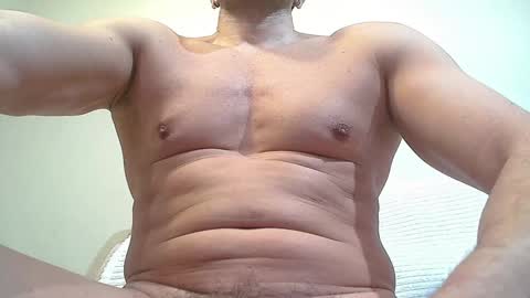 Snapshot of sex_machine_19 chatting on 12/17/24, 11:39 SEX MACHINE 19 online show from 12/17/24, 11:39