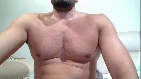 Snapshot of sex_machine_19 chatting on 09/28/25, 06:24 SEX MACHINE 19 online show from 09/28/25, 06:24