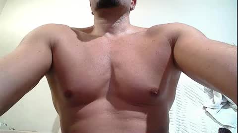 Snapshot of sex_machine_19 chatting on 10/10/25, 08:35 SEX MACHINE 19 online show from 10/10/25, 08:35